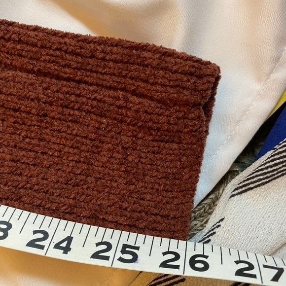 Yummy Chocolate Brown Pink Rose high neck cropped sweater Size Small - Picture 10 of 10